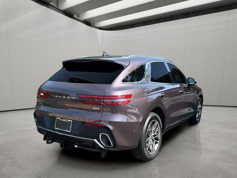 Used 2022 Genesis GV70 2.5T w/ Advanced Package AWD/4WD image 5