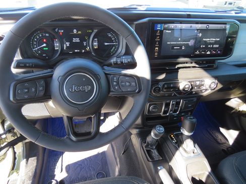 Used 2025 Jeep Wrangler Unlimited Sport S 4xe w/ Convenience Group AWD/4WD image 19