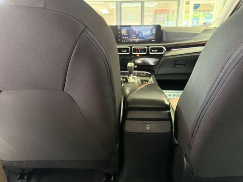 Used 2026 Nissan Sentra SR w/ Floor Mat Package FWD image 21