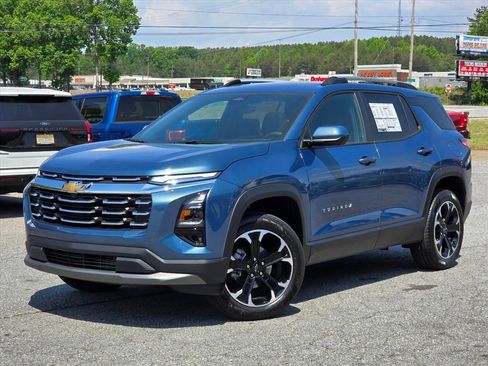 New 2026 Chevrolet Equinox LT FWD image 2