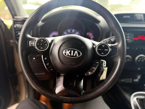 Used 2014 Kia Soul FWD image 8