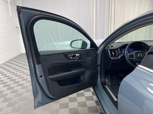 Used 2023 Volvo S60 B5 Ultimate w/ Climate Package image 17