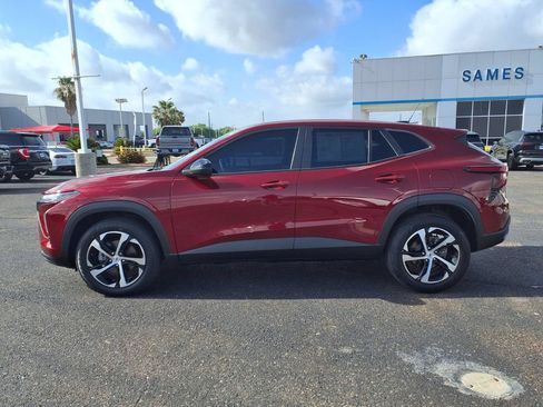 Used 2024 Chevrolet Trax RS FWD image 5