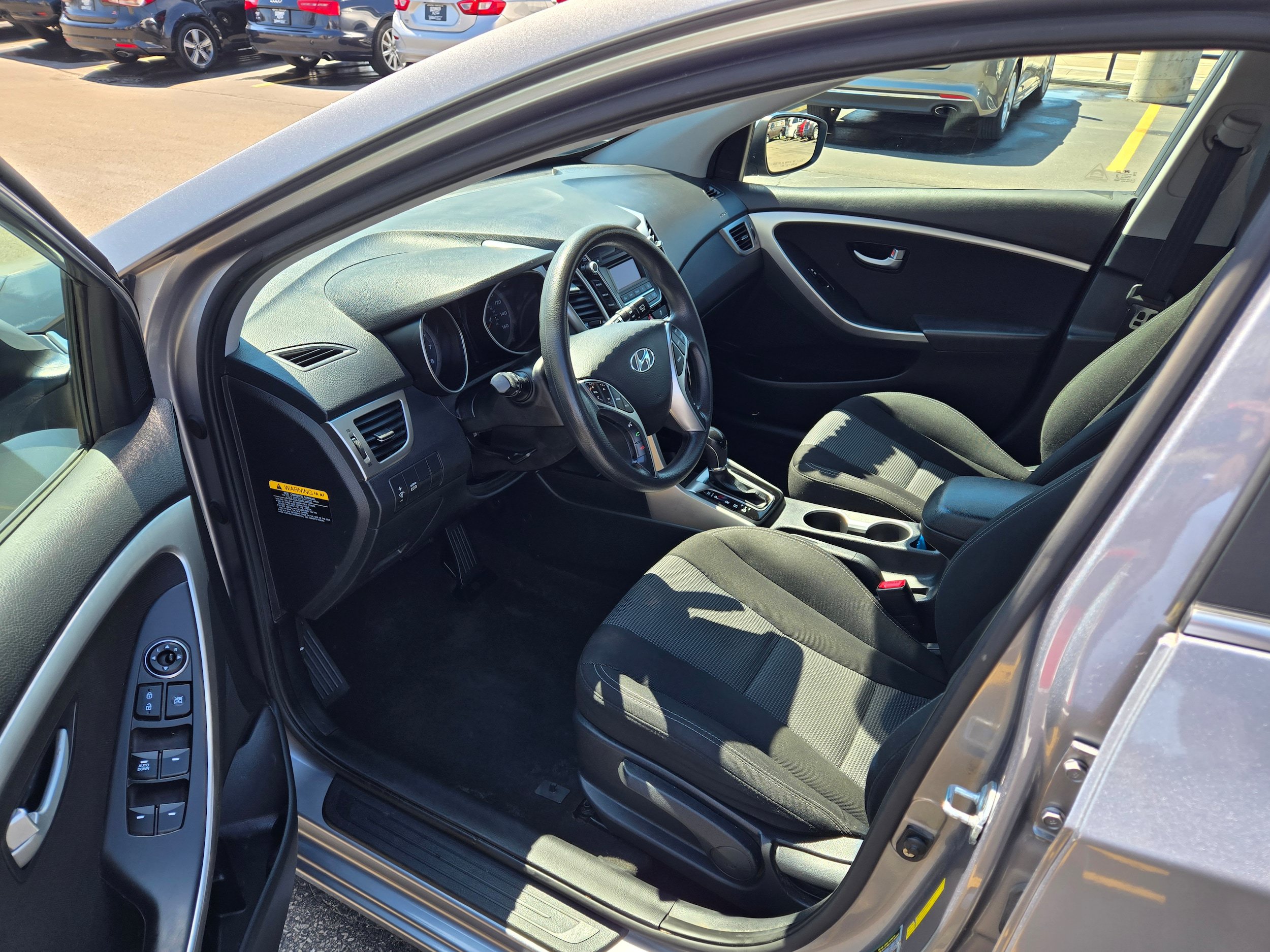 Used 2015 Hyundai Elantra GT FWD image 4