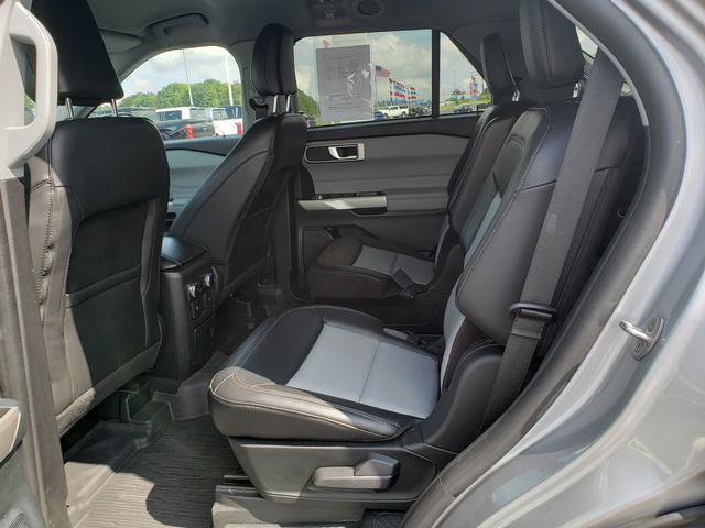 Used 2023 Ford Explorer XLT w/ Equipment Group 202A AWD/4WD image 12