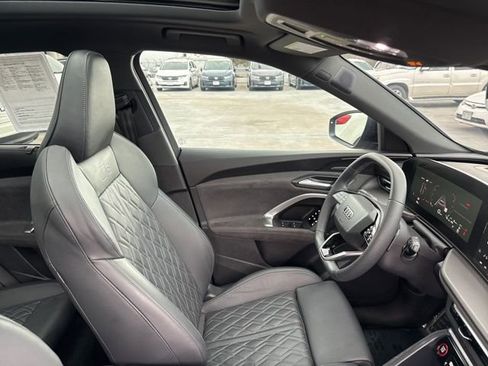 Used 2025 Audi SQ5 Premium Plus image 11