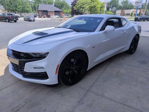 Used 2019 Chevrolet Camaro SS RWD image 5