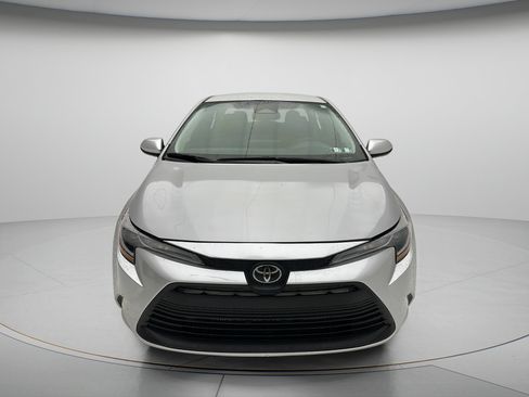 Used 2024 Toyota Corolla LE FWD image 2