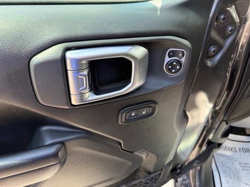 Used 2020 Jeep Wrangler Sport AWD/4WD image 14