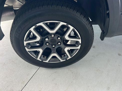 Used 2026 RAM 1500 Laramie AWD/4WD image 42