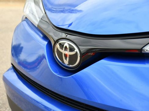 Used 2019 Toyota C-HR XLE FWD image 34