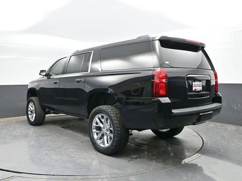 Used 2020 Chevrolet Suburban Premier AWD/4WD image 8