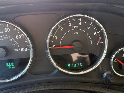 Used 2012 Jeep Wrangler Unlimited Sahara w/ Connectivity Group image 15