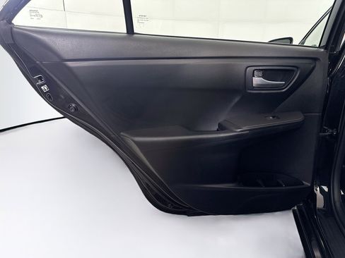Used 2015 Toyota Camry SE FWD image 24