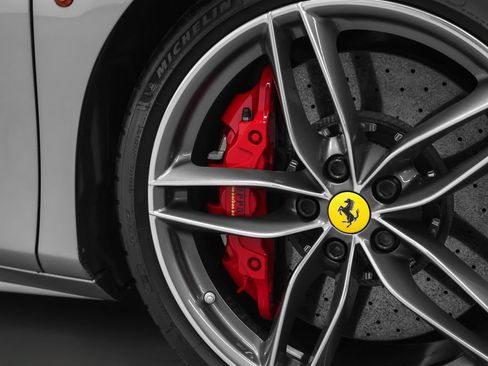 Certified 2018 Ferrari 488 GTB RWD image 12