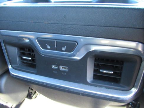 Used 2022 Chevrolet Silverado 1500 High Country image 16