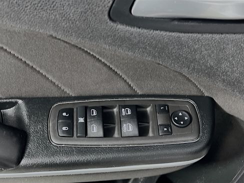 Used 2022 Dodge Charger SXT RWD image 17