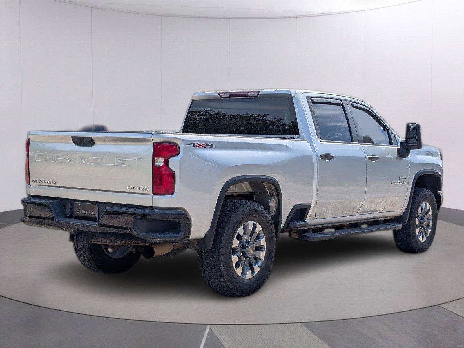 Used 2022 Chevrolet Silverado 2500 Custom w/ Custom Value Package AWD/4WD image 7