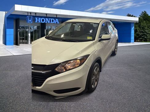 Used 2017 Honda HR-V LX image 1