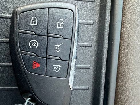 Used 2021 Chevrolet Tahoe LT w/ LT Signature Package RWD image 32
