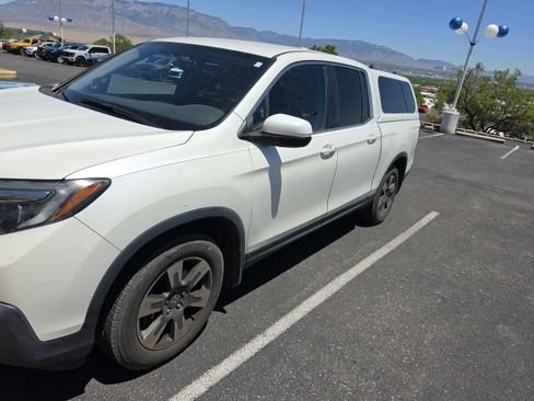 Used 2017 Honda Ridgeline RTL-T image 2