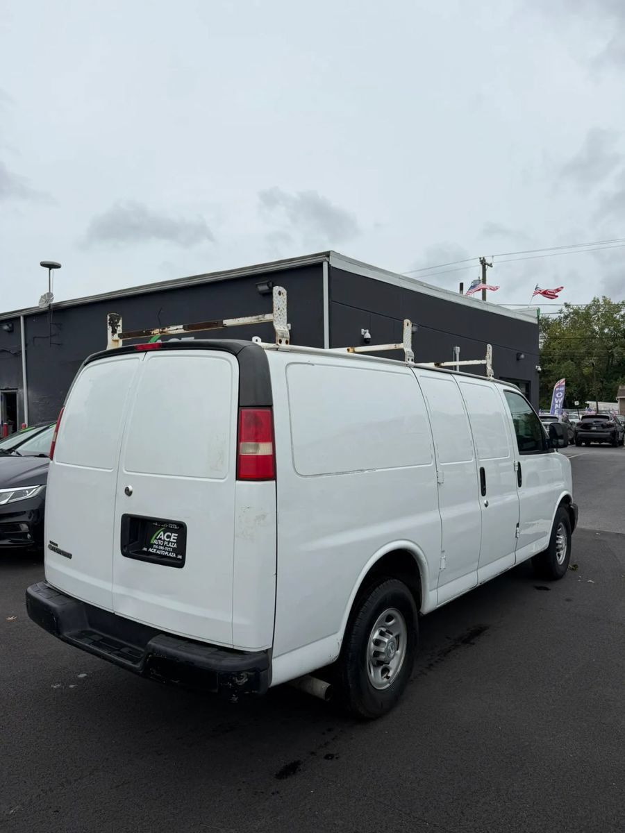 Used 2014 Chevrolet Express 2500 RWD image 6