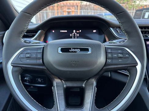 New 2025 Jeep Grand Cherokee L Limited image 25