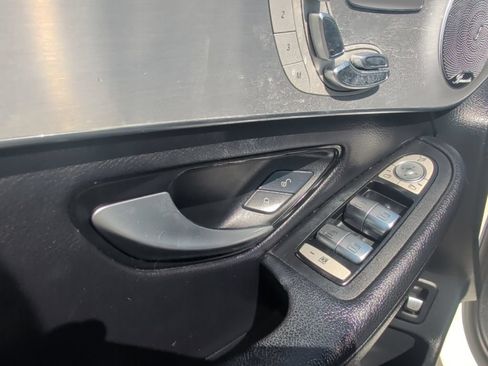 Used 2019 Mercedes-Benz GLC 300 image 24