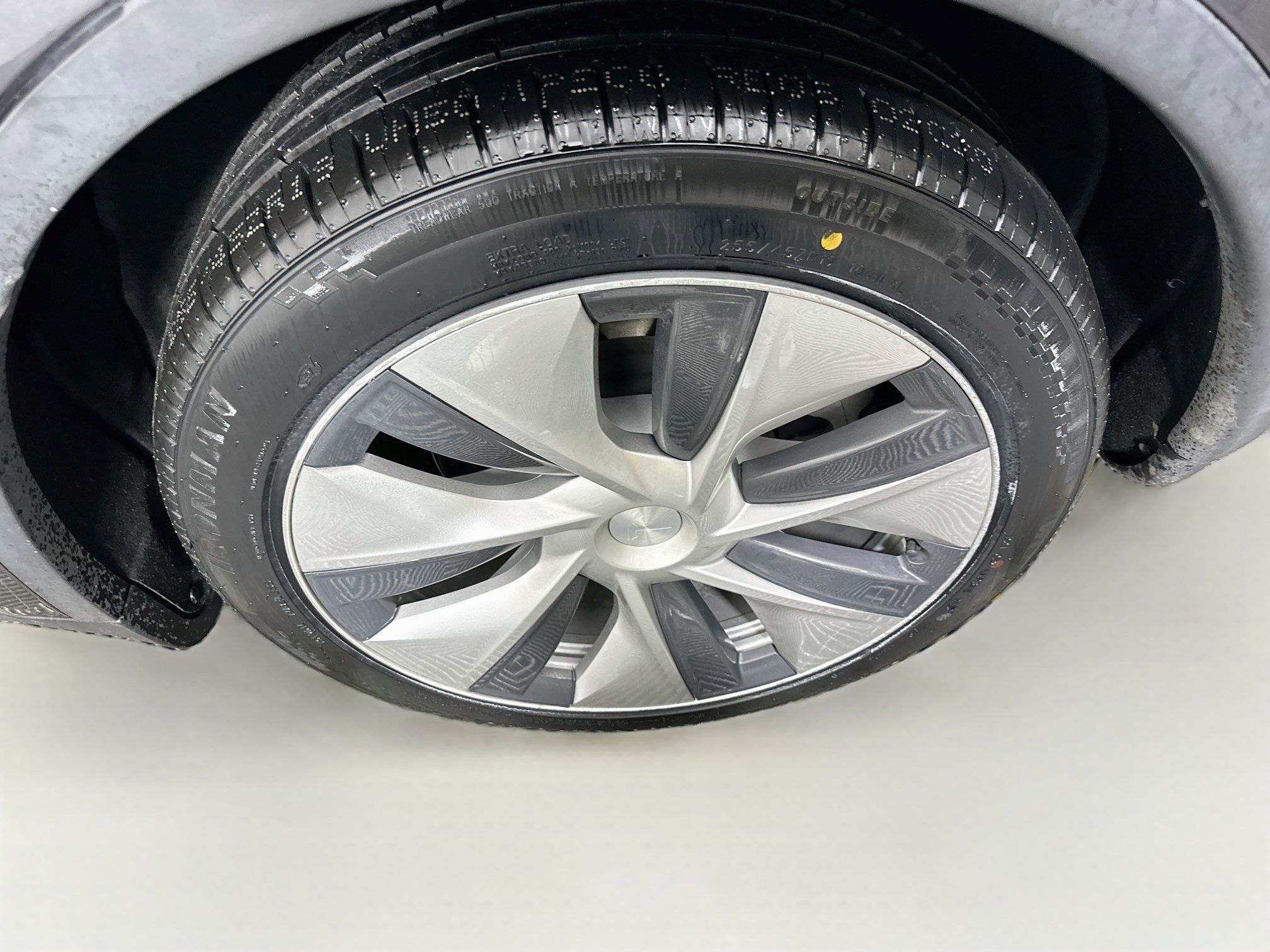 Used 2021 Tesla Model Y 2WD image 11