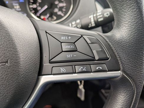 Used 2017 Nissan Rogue S image 16