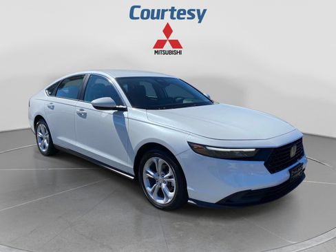 Used 2023 Honda Accord LX image 7