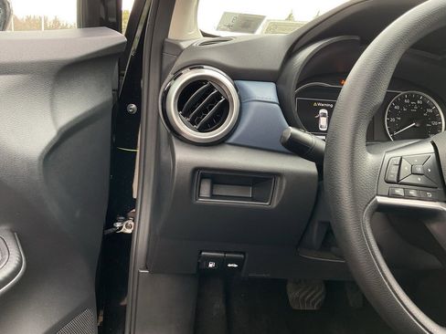 Used 2025 Nissan Versa SV image 24