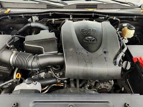 Used 2017 Toyota Tacoma TRD Sport w/ Premium & Technology Package RWD image 26