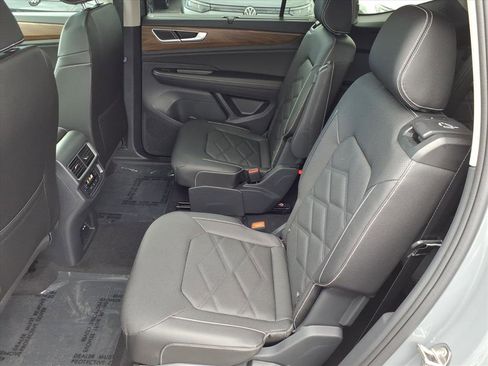 New 2026 Volkswagen Atlas SE image 15