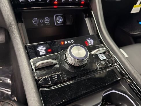 New 2025 Jeep Grand Cherokee L Summit w/ MOPAR Finishing Package image 24