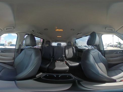 Used 2026 Kia Carnival FWD image 45