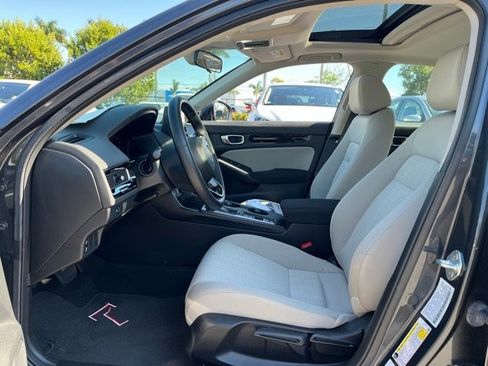 Used 2023 Honda Civic EX image 6