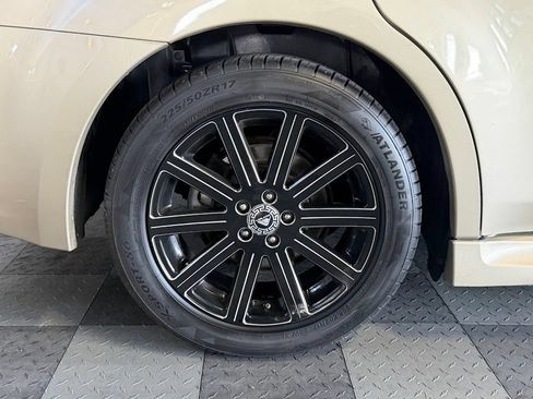 Used 2010 Subaru Legacy 2.5i Limited AWD/4WD image 27