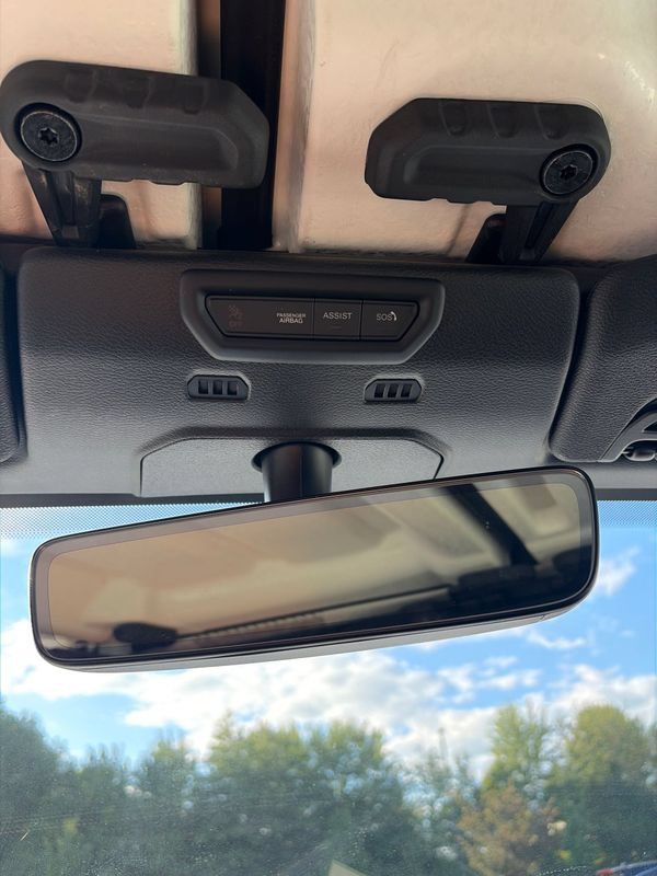 Used 2021 Jeep Wrangler Unlimited Sahara w/ Uconnect 4C Nav & Sound Group AWD/4WD image 21