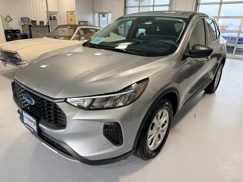 Used 2024 Ford Escape Active AWD/4WD image 6