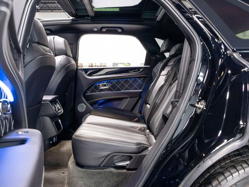 Used 2021 Bentley Bentayga w/ First Edition Specification image 12