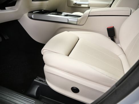 Certified 2026 Mercedes-Benz GLB 250 4MATIC image 18