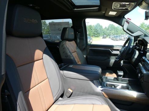 New 2026 Chevrolet Silverado 1500 High Country w/ High Country Premium Package AWD/4WD image 13