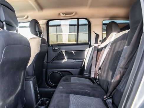 Used 2016 Jeep Patriot Latitude image 16