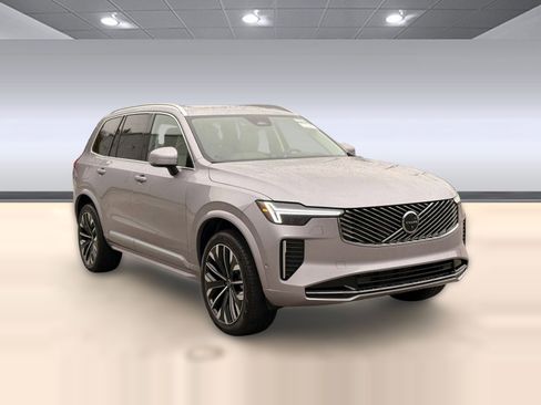 Used 2026 Volvo XC90 B6 Ultra w/ Protection Package image 7
