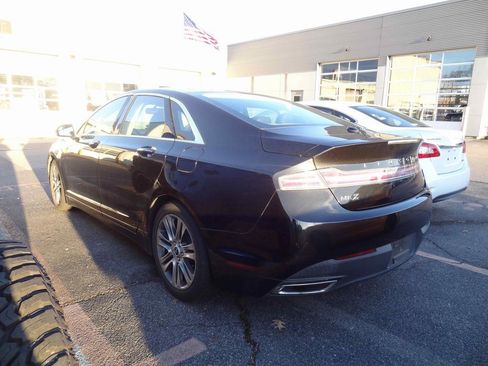 Used 2013 Lincoln MKZ image 3