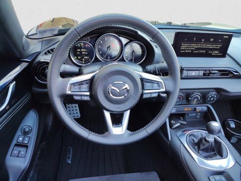 Used 2025 MAZDA MX-5 Miata RF Club w/ Interior Package image 15