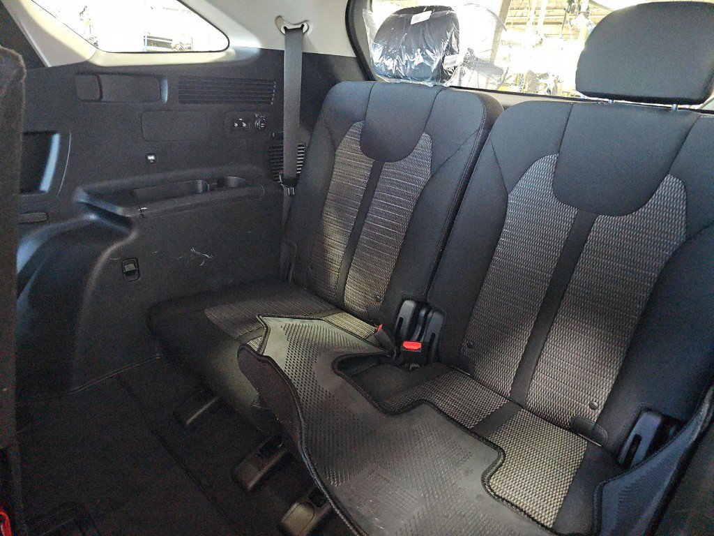 Certified 2023 Kia Sorento LX AWD/4WD image 17