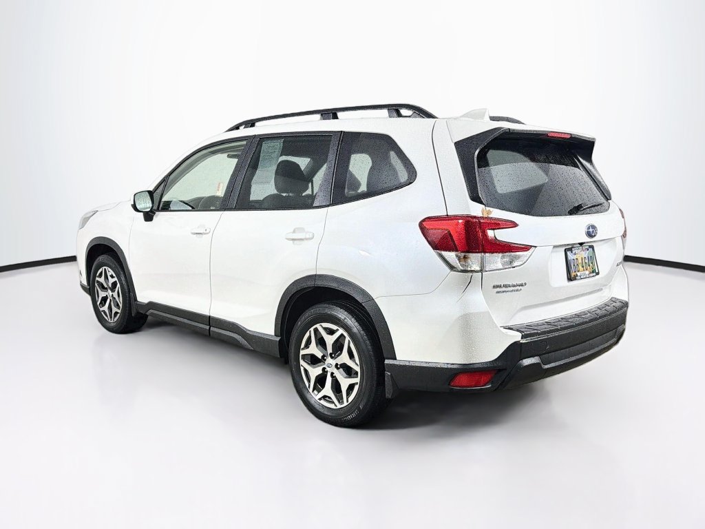 Used 2023 Subaru Forester Premium AWD/4WD image 7