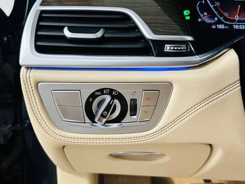 Used 2020 BMW 740i xDrive AWD/4WD image 15